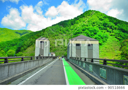 Fresh green Shimagawa Dam (Nakanojo Town, Gunma Prefecture) Fresh green Shimagawa Dam (Nakanojo Town, Gunma Prefecture) 90518666
