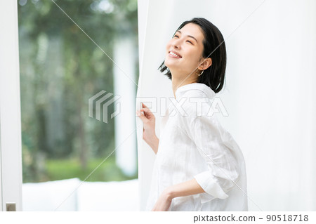 Young lady lifestyle 90518718