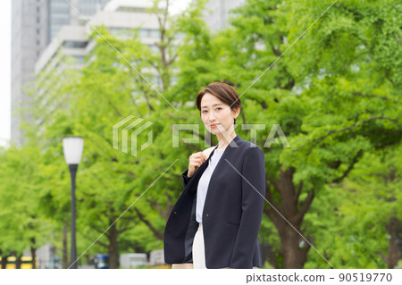 Working woman fresh green Working woman fresh green 90519770