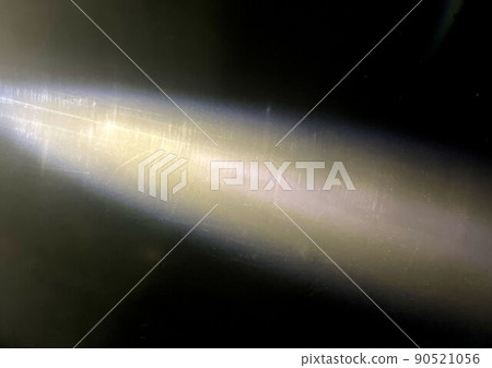 黑色背景上的抽象鏡頭耀斑黃光 90521056