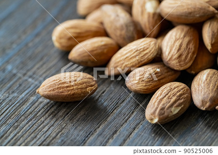 成堆的杏仁食品樣品 90525006