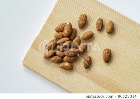 成堆的杏仁食品樣品 90525014