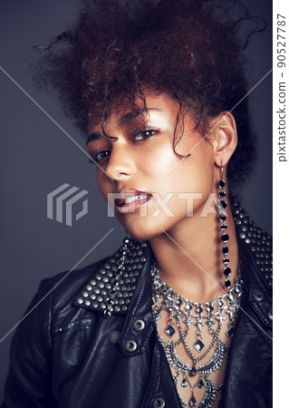 Stylish to the max. Closeup of a trendy young woman. 90527787