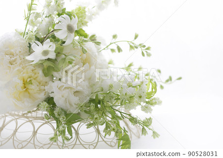 Offering flowers Offering flowers Offering flowers Offering flowers 90528031