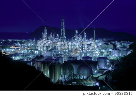Factory night view 90528515