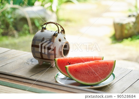 放在門廊上的西瓜 放在門廊上的西瓜 90528684