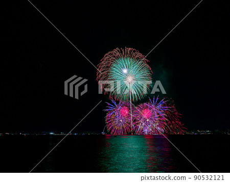 Fireworks of the famous port water art fireworks 90532121