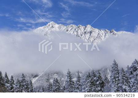 View from Shin-Hotaka Ropeway Ropeway First Snow Cover Hotaka Mountain Range Snowy Mountain Snowscape 90534219
