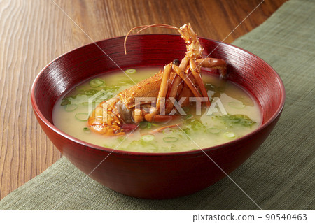 Miso soup of spiny lobster and sea lettuce seaweed 90540463