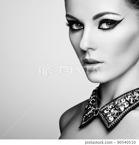 Portrait of beautiful sensual woman with elegant hairstyle 90540510