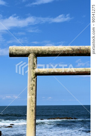 可以眺望大海的鳥居 可以眺望大海的鳥居 90541275