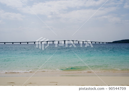 Beautiful beach of Yonaha Maehama and Kurima Ohashi 90544709