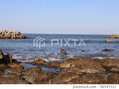 Rocks and sea on the Kurotsuzaki coast Rocks and sea on the Kurotsuzaki coast 90545521