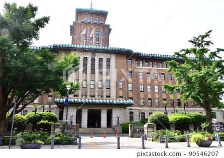 橫濱市神奈川縣政府和新鮮的綠色 橫濱市神奈川縣政府和新鮮的綠色 90546207