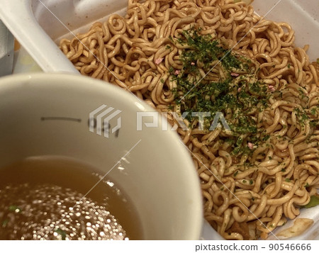 杯炒麵和湯 杯炒麵和湯 90546666