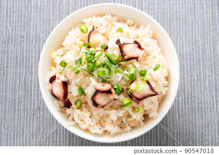章魚飯（用章魚煮熟的米飯）。 90547018