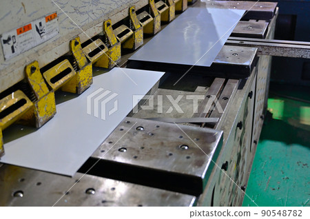 Shirring shear machine that cuts steel materials Shirring shear machine that cuts steel materials 90548782