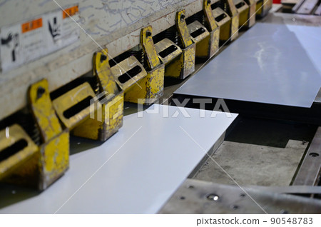 剪切鋼材的捲邊剪板機 90548783