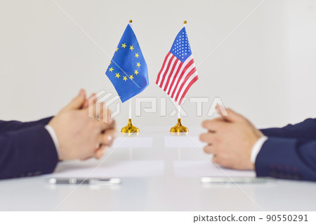 Diplomats from USA and EU negotiate at briefing 90550291
