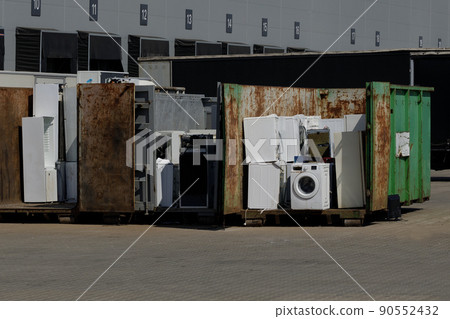 Electro-junk, sequencing and collection of electro garbage 90552432