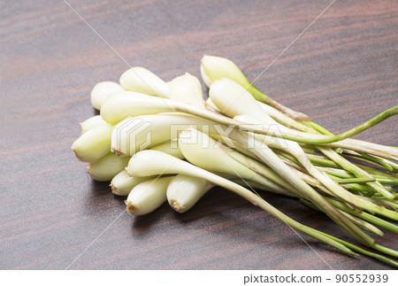 Echalet Rakkyo Root Rakkyo Eshalot Freshly harvested vegetables Healthy vegetables 90552939