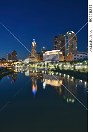 Night view of downtown Columbus, Ohio 90556851