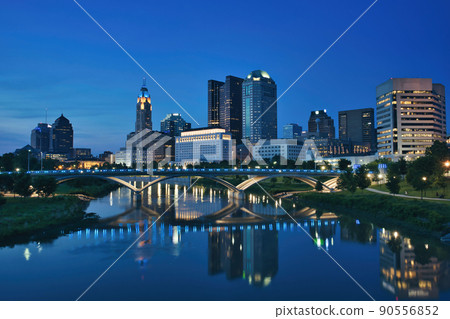 Night view of downtown Columbus, Ohio 90556852