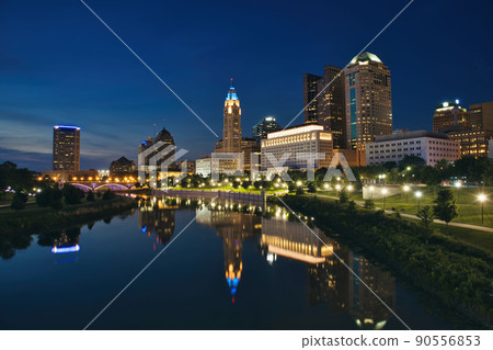 Night view of downtown Columbus, Ohio 90556853