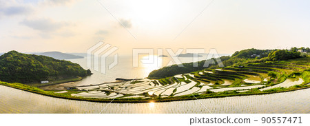 Doya梯田日落全景[長崎縣松浦市] 90557471