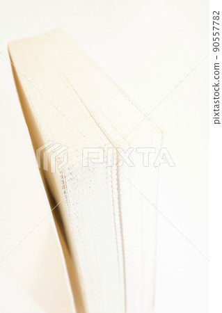 It looks like a slightly unusual page-cutting kuchi dog book, sweets Millefeuille, and looks delicious ~ 90557782