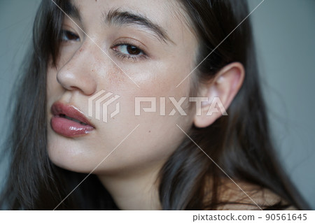 雀斑化妝的女人 90561645