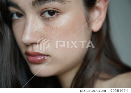 雀斑化妝的女人 90561654