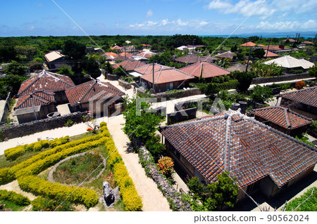 沖繩縣竹富島紅瓦村 沖繩的原始風景 沖繩縣竹富島紅瓦村 沖繩的原始風景 90562024