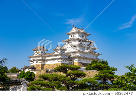 Hyogo Blue Sky and Himeji Castle 90562477