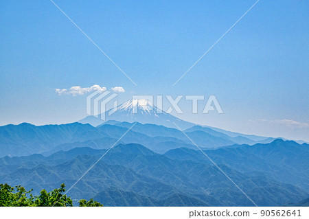 Mt. Fuji seen from the summit of Mt. Jinba, Tokyo Metropolitan Takao Jinba Nature Park Mt. Fuji seen from the summit of Mt. Jinba, Tokyo Metropolitan Takao Jinba Nature Park 90562641
