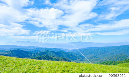 Shinshu Venus Line / Mt. Mitsumine trekking (view from the mountain trail toward the Southern Alps / Central Alps) 90562951