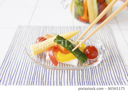 pickles pickles 90565175