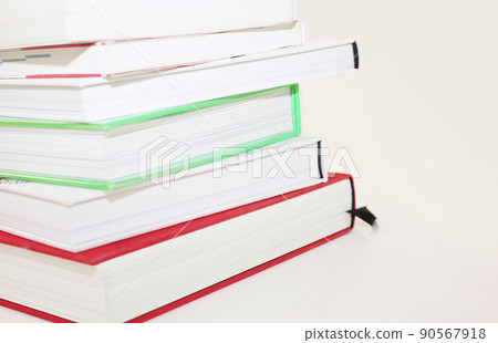 研究各種東西時不知不覺堆積的一堆書 研究各種東西時不知不覺堆積的一堆書 90567918