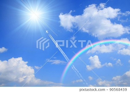 在藍天的飛機雲彩 90568439