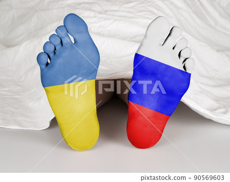 Deceased person, only feet visible 90569603