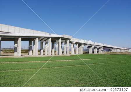 Hokuriku Shinkansen extension work, Shimoazoda district in the southern part of Fukui City, April 2022 90573107