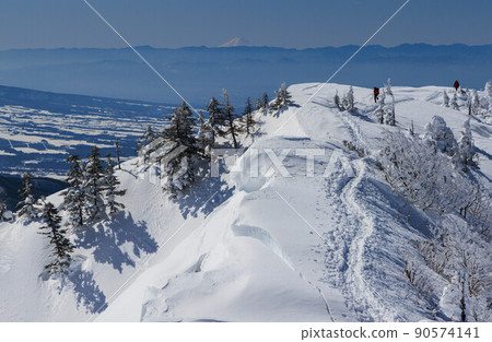 [群馬縣]winter_ridgeline_02的劍嶺山 90574141