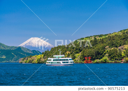 (神奈川縣)蘆之湖遊船碼頭和富士山 (神奈川縣)蘆之湖遊船碼頭和富士山 90575213