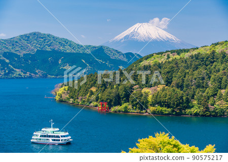 (神奈川縣)蘆之湖遊船碼頭和富士山 (神奈川縣)蘆之湖遊船碼頭和富士山 90575217