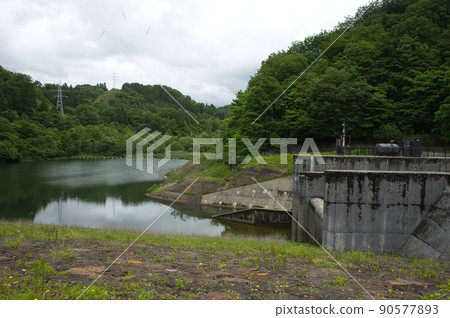 6月的大谷水壩，富山縣黑部市 90577893