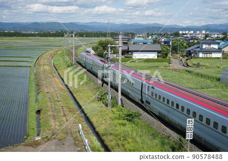 運行於小町的JR田澤湖線 運行於小町的JR田澤湖線 90578488