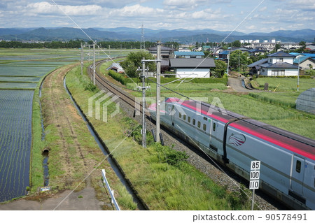 運行於小町的JR田澤湖線 運行於小町的JR田澤湖線 90578491