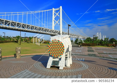 [香川縣] 晴好時的瀨戶大橋（南美二山瀨戶大橋和北美山瀨戶大橋） 90580234