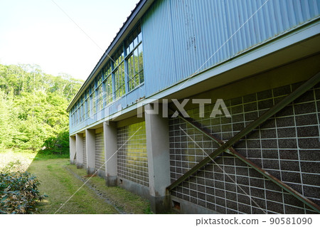 Erimo Municipal Meguro Elementary School (closed school, forest and lake village Fureaikan) Erimo Municipal Meguro Elementary School (closed school, forest and lake village Fureaikan) 90581090
