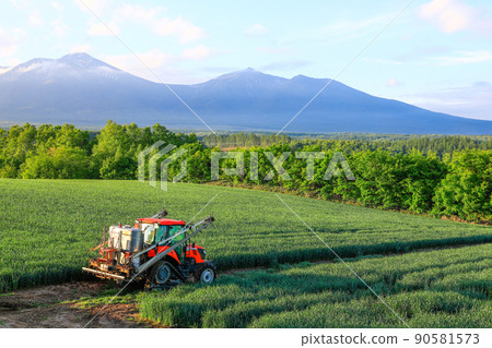 [北海道上富良野町] 十勝岳聯合拖拉機 90581573